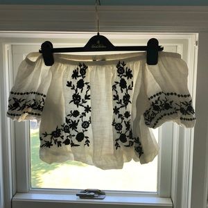 A off the shoulder crop top